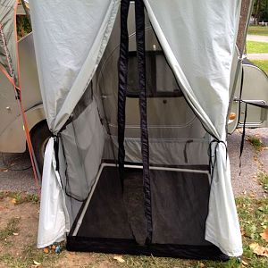 Side entrance tent