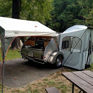 View of right rear with side tent & Alcove
