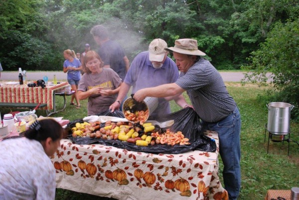 Master%20Chef%20Craig%20Serving%20Up%20the%20Shrimp,%20Mussels%20&%20Scallops3.jpg