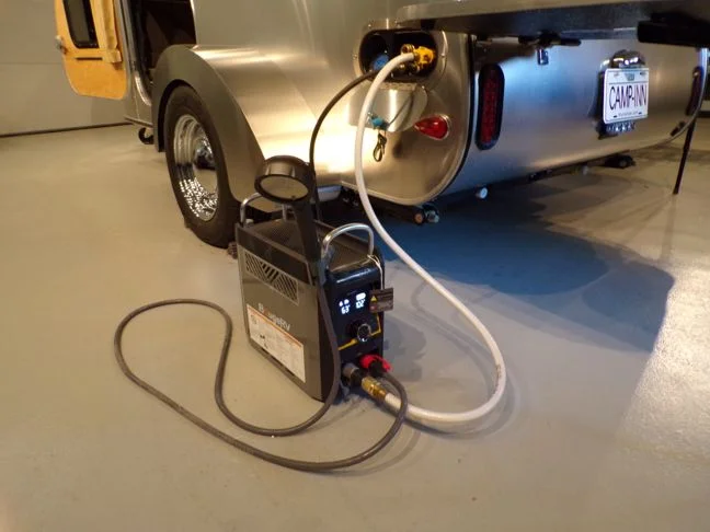 bougeRV_waterHeater2.webp